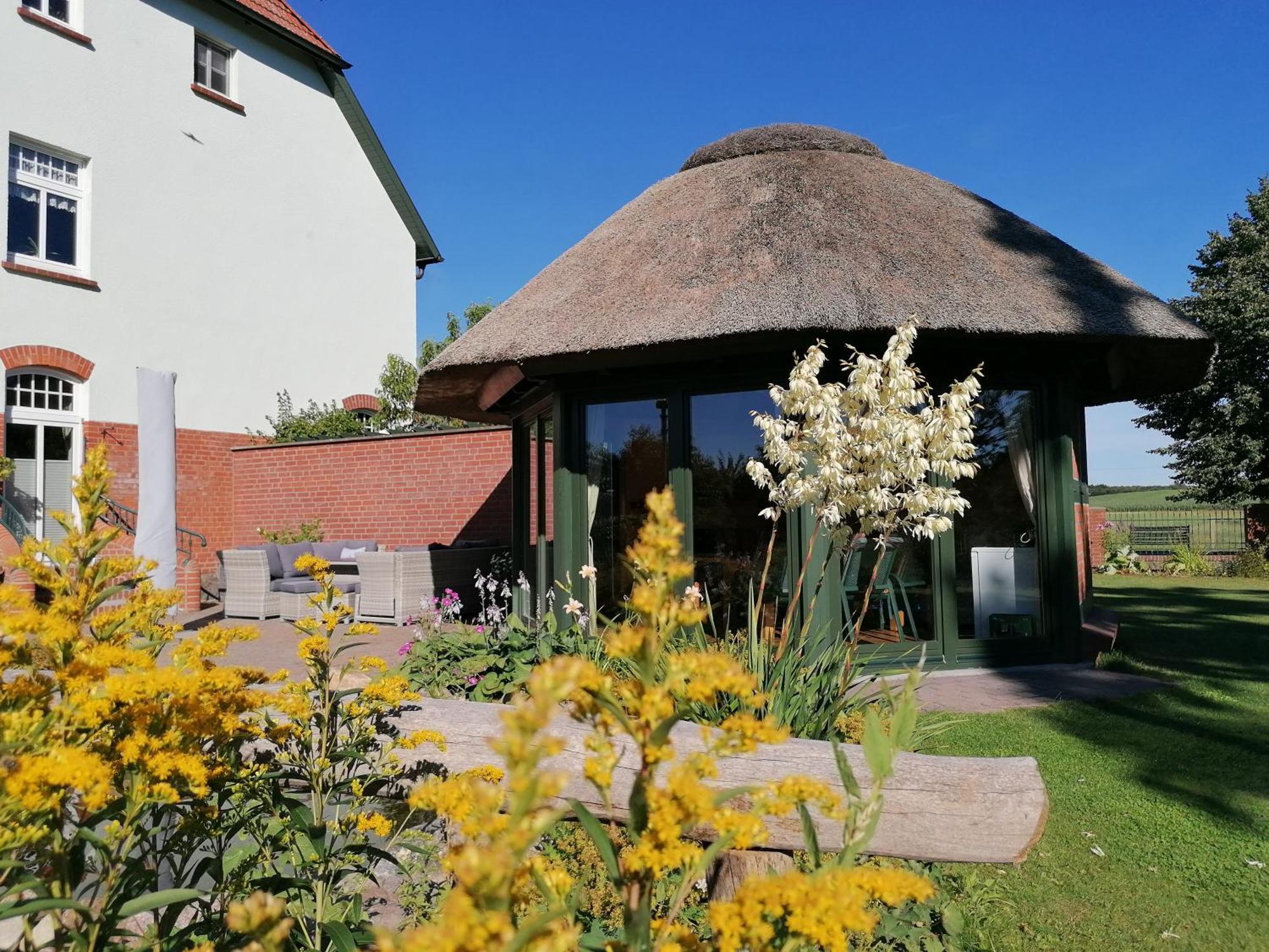 Landtraum Im Traumland Mecklenburg Apartment Warin Luaran gambar